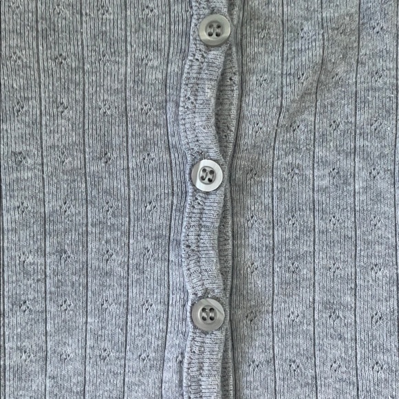 gray zelly top - Picture 3 of 5